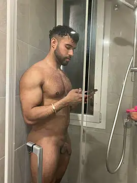 izaak lover online show from April 29, 8:37 pm