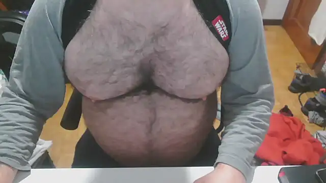 Snapshot of mikeyhotbear chatting on January 9, 6:17 am mikeyhotbear online show from January 9, 6:17 am