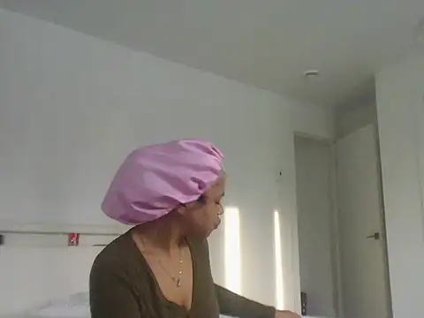 Snapshot of RuggyRackz chatting on December 6, 7:45 pm RuggyRackz online show from December 6, 7:45 pm