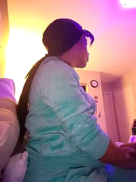 Snapshot of RuggyRackz chatting on October 13, 6:46 am RuggyRackz online show from October 13, 6:46 am