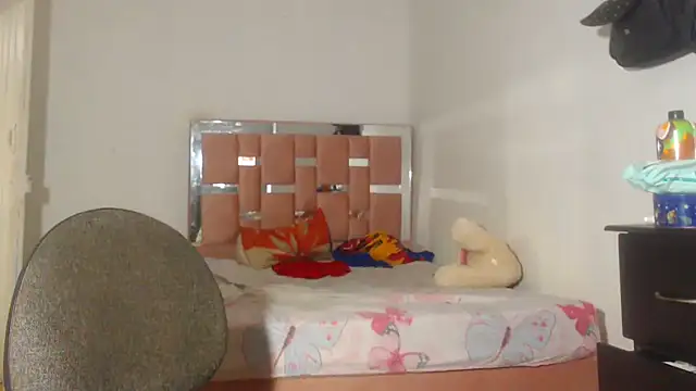 Snapshot of Kristal_Cox1 chatting on October 17, 9:45 am Kristal Cox1 online show from October 17, 9:45 am