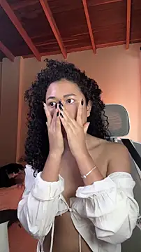 Snapshot of GabriSaenz chatting on October 29, 12:51 pm GabriSaenz online show from October 29, 12:51 pm