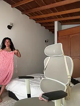 GabriSaenz online show from April 3, 1:20 pm