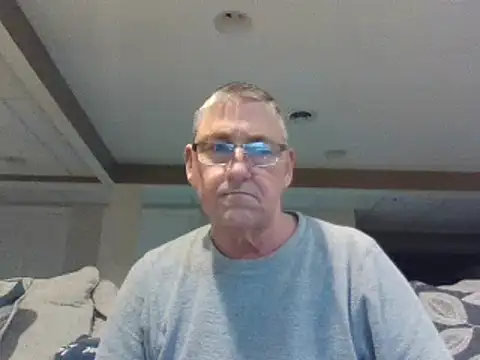 Snapshot of takeitall101 chatting on January 1, 11:18 pm takeitall101 online show from January 1, 11:18 pm