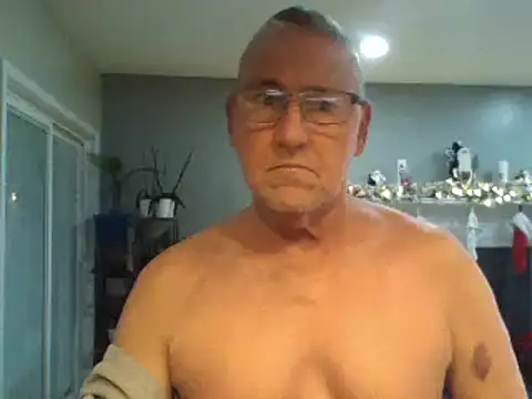 Snapshot of takeitall101 chatting on January 8, 11:19 pm takeitall101 online show from January 8, 11:19 pm