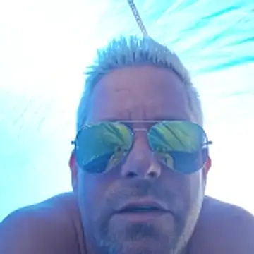 Trucker Hunter online show from January 19, 1:37 pm