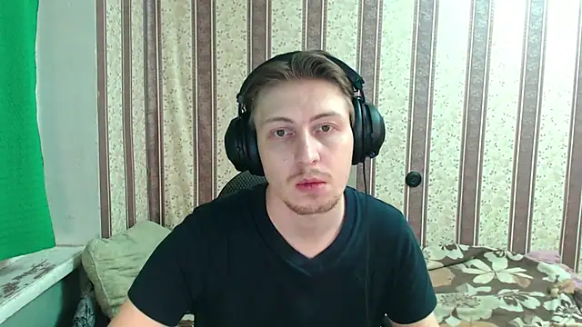 darienlarge online show from November 5, 5:57 pm