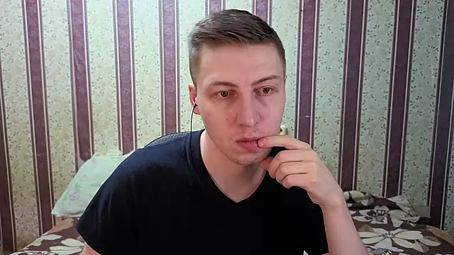 darienlarge online show from January 19, 2:48 am