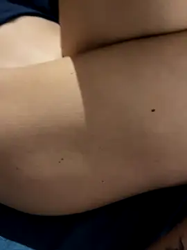 Snapshot of Juna8584 chatting on November 3, 2:35 am Juna8584 online show from November 3, 2:35 am