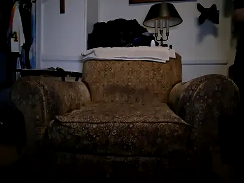 Snapshot of curiouscock38 chatting on December 4, 11:08 am curiouscock38 online show from December 4, 11:08 am