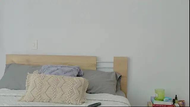 Snapshot of GrettaBenett chatting on November 10, 7:46 pm GrettaBenett online show from November 10, 7:46 pm