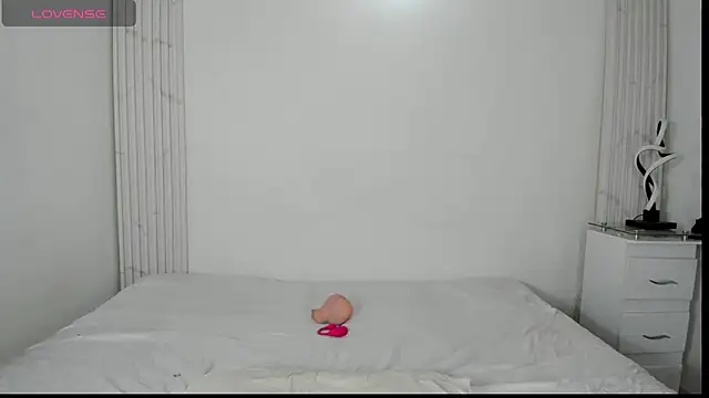 Snapshot of dollpamela chatting on October 20, 2:50 pm dollpamela online show from October 20, 2:50 pm