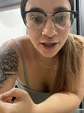 SophieFoxx17 online show from March 22, 3:31 pm