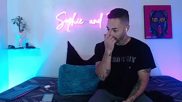 SophieFoxx17 online show from February 20, 12:27 pm