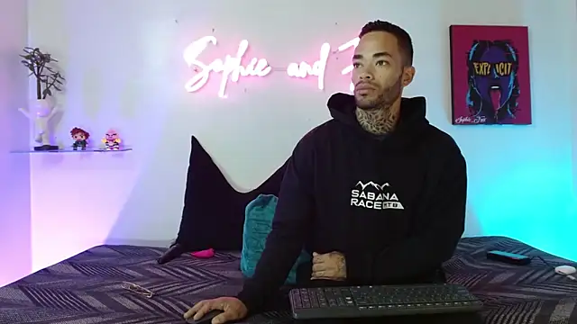 SophieFoxx17 online show from April 6, 11:55 am