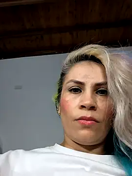 Snapshot of shelby_kutter chatting on November 21, 4:16 pm shelby kutter online show from November 21, 4:16 pm