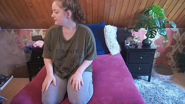 TessaWinter online show from April 21, 2:01 pm