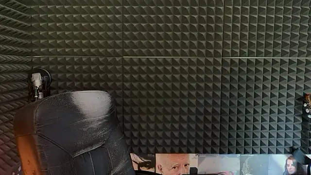 Snapshot of Noitelivre chatting on April 4, 6:16 pm Noitelivre online show from April 4, 6:16 pm