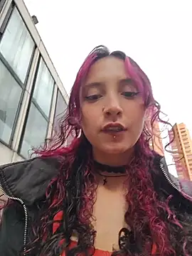  Laary online show from April 18, 8:53 pm