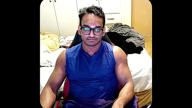 Snapshot of Theothermofo1 chatting on August 3, 10:57 pm Theothermofo1 online show from August 3, 10:57 pm