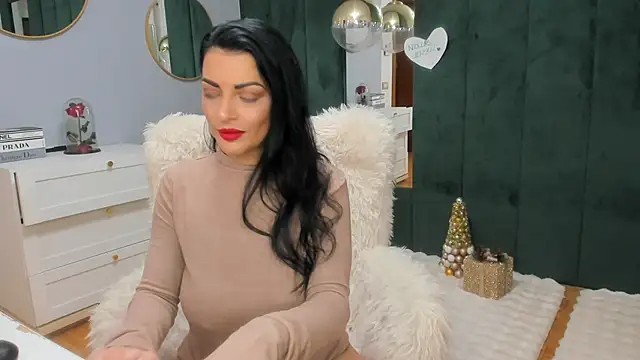 ElisaBaxter online show from December 20, 5:36 am