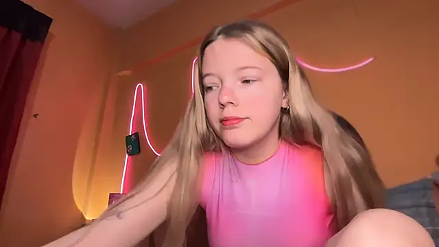 Snapshot of -veranito- chatting on October 24, 3:03 am -veranito- online show from October 24, 3:03 am