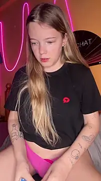 -veranito- online show from February 24, 3:04 am