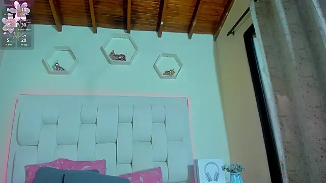 shanakendall online show from March 9, 2:10 pm