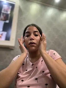 Snapshot of _Eurekaa_ chatting on October 7, 3:04 am Eurekaa online show from October 7, 3:04 am