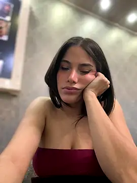 Snapshot of _Eurekaa_ chatting on November 13, 1:26 am Eurekaa online show from November 13, 1:26 am