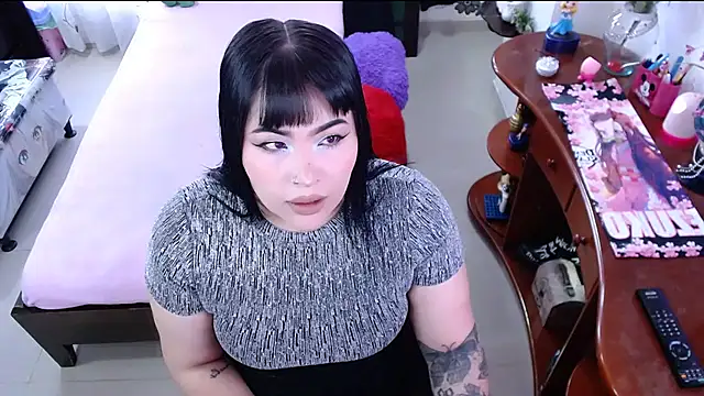 lufek23 online show from December 13, 1:01 pm