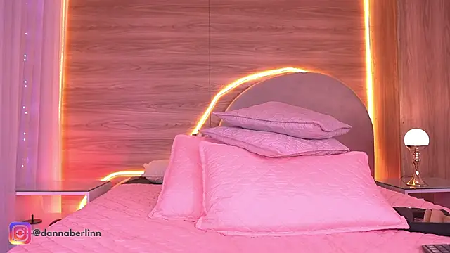 danna berlin  online show from April 21, 1:42 am