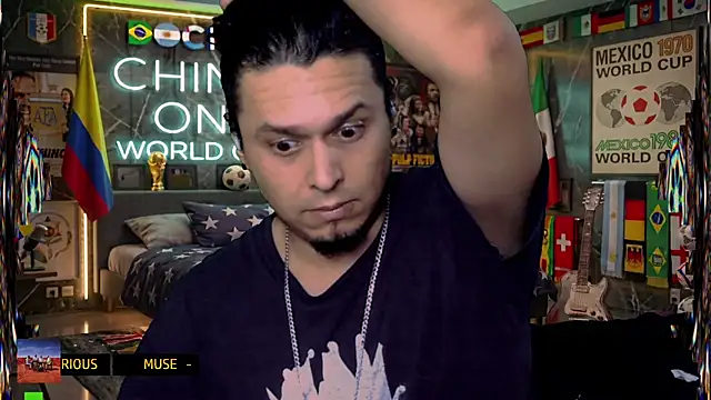 Snapshot of chino_roz chatting on July 8, 5:50 pm chino roz online show from July 8, 5:50 pm