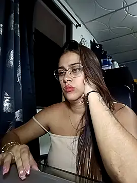 Latina sexy1 online show from March 3, 2:39 am