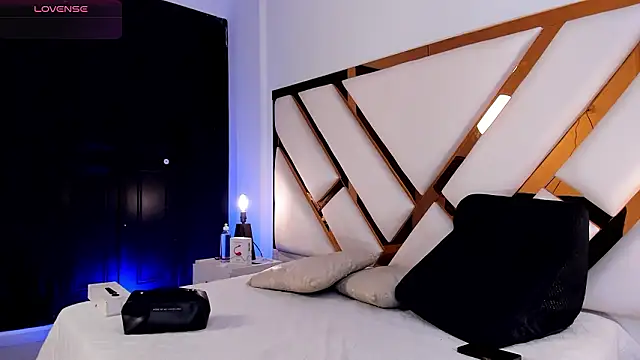 Aron cruz online show from March 6, 1:40 pm