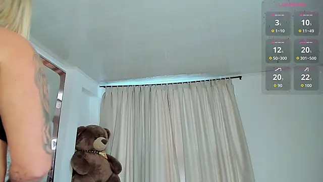 Snapshot of kimjonnes01 chatting on May 15, 6:04 pm kimjonnes01 online show from May 15, 6:04 pm