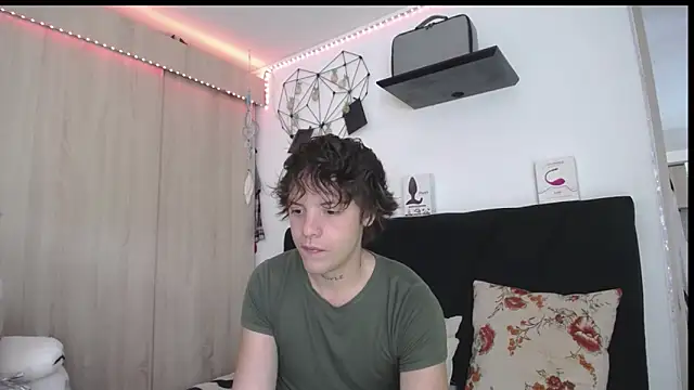 Santiago kiler online show from March 13, 1:40 pm