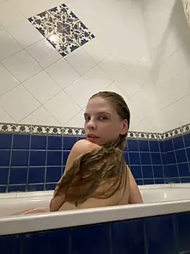 LeyaJohnson online show from January 5, 5:51 pm