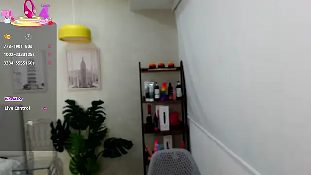 Sassy--Girl online show from March 12, 6:00 pm