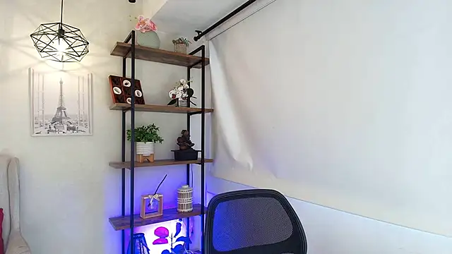 Sassy--Girl online show from March 28, 6:40 pm