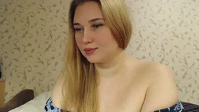 Snapshot of mmmPinUpGirl chatting on December 8, 8:58 pm mmmPinUpGirl online show from December 8, 8:58 pm