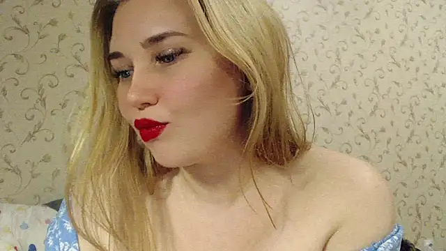 Snapshot of mmmPinUpGirl chatting on January 11, 1:37 am mmmPinUpGirl online show from January 11, 1:37 am