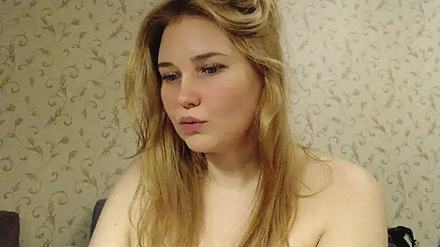 Snapshot of mmmPinUpGirl chatting on January 22, 11:21 pm mmmPinUpGirl online show from January 22, 11:21 pm