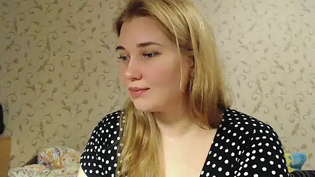 Snapshot of mmmPinUpGirl chatting on February 3, 5:29 am mmmPinUpGirl online show from February 3, 5:29 am