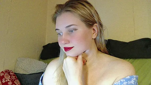 Snapshot of mmmPinUpGirl chatting on October 19, 2:50 pm mmmPinUpGirl online show from October 19, 2:50 pm