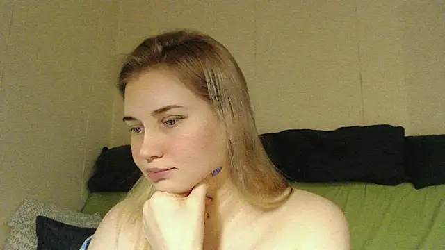 Snapshot of mmmPinUpGirl chatting on January 10, 5:37 pm mmmPinUpGirl online show from January 10, 5:37 pm