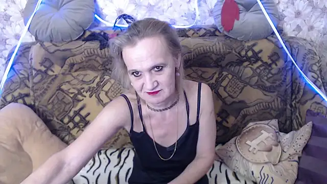 MissBekker online show from October 2, 11:45 pm