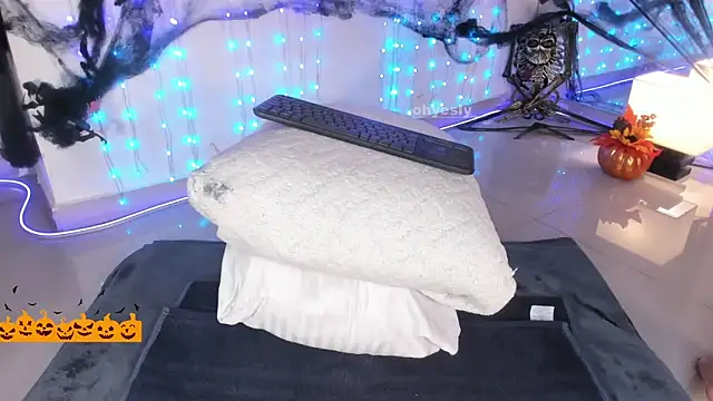 Snapshot of ohyesly_ chatting on October 27, 10:58 pm ohyesly online show from October 27, 10:58 pm