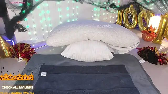 Snapshot of ohyesly_ chatting on October 31, 11:00 am ohyesly online show from October 31, 11:00 am