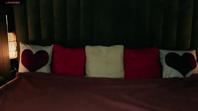 Daphne Moss online show from February 21, 1:56 pm